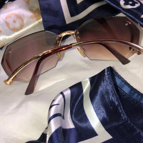 Oh Just Blocking The Sun Shades - Picture 14 of 14